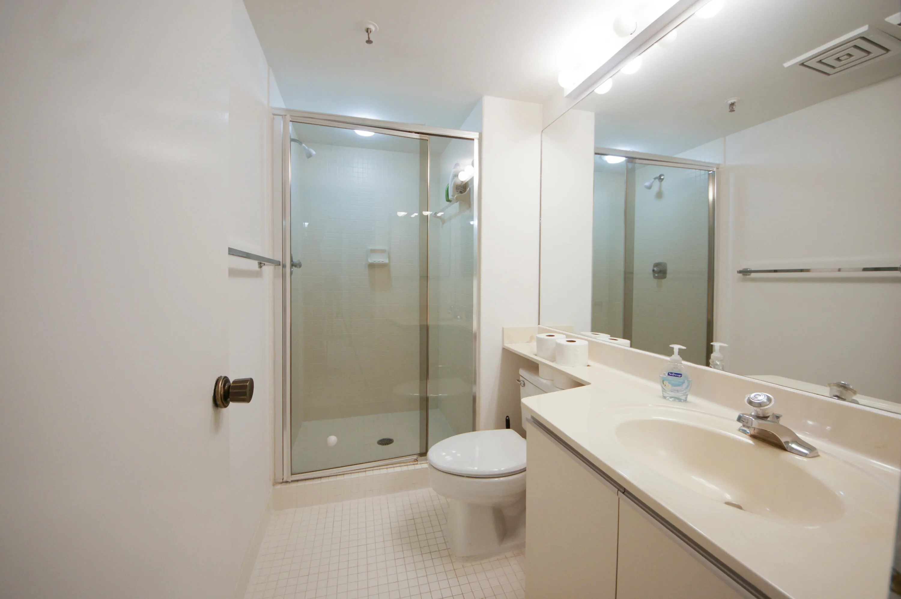 71 Bewerkt_Guest-1 Bath_DSC00279