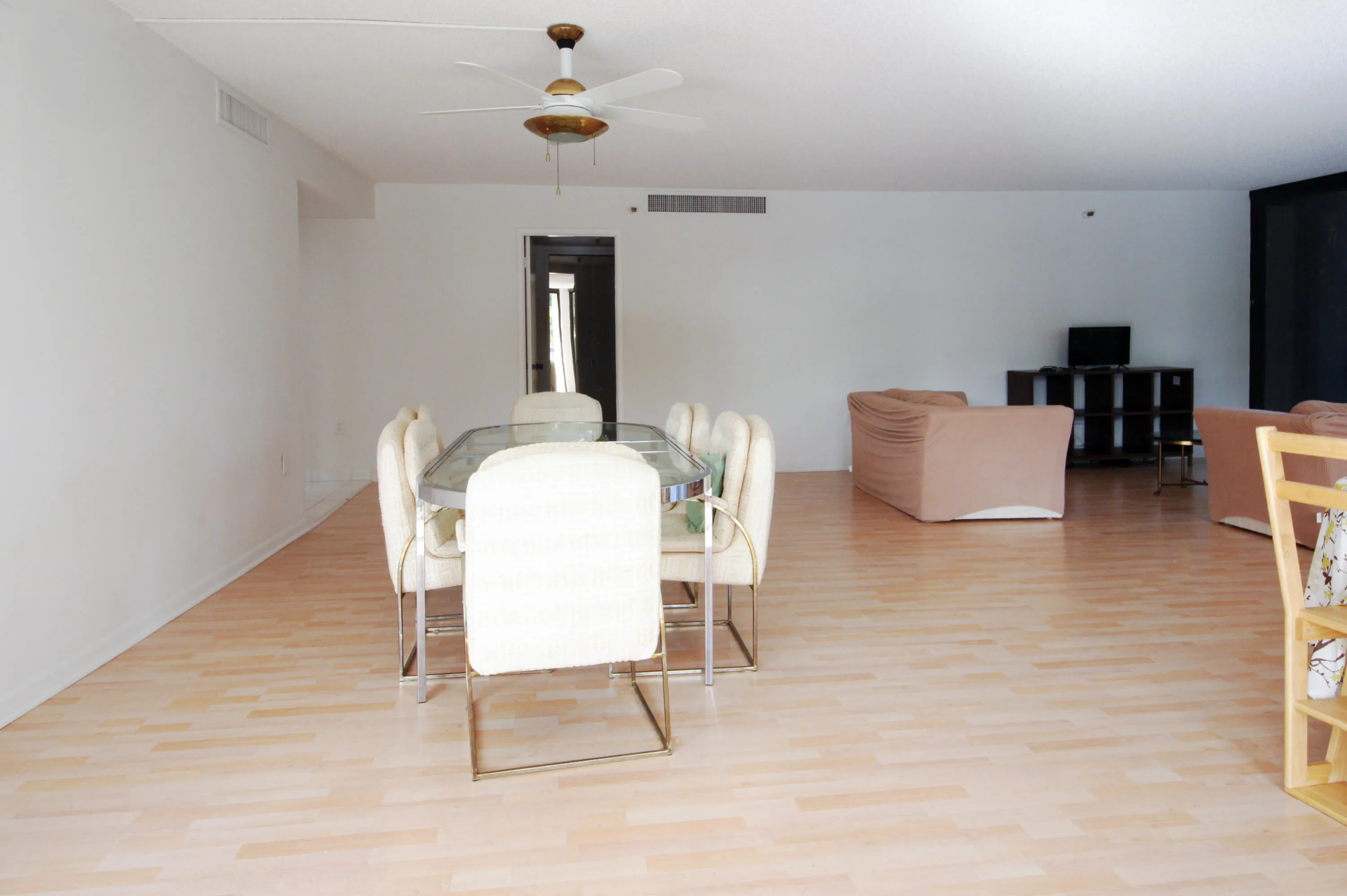 20 Living DSC00865