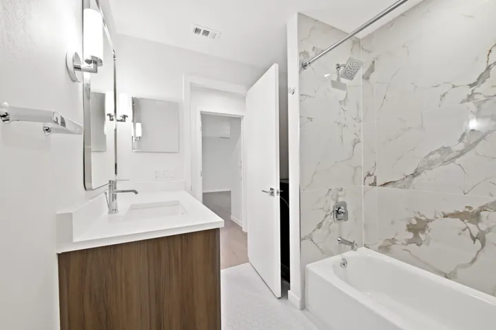 2nd bathroom