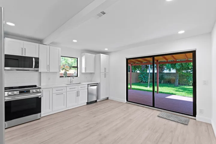 12-web-or-mls-A7409433