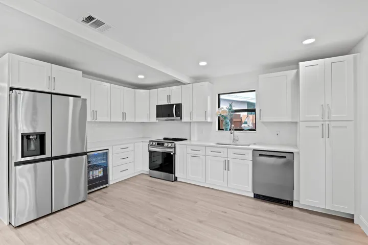 13-web-or-mls-A7409439