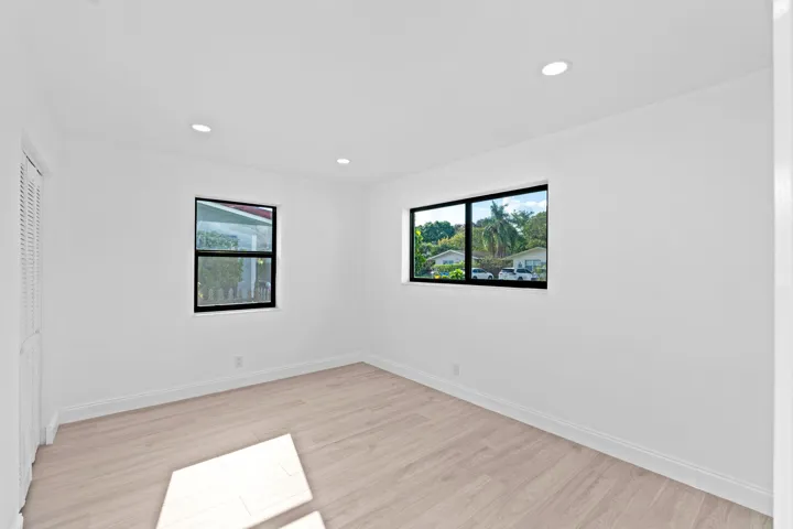 20-web-or-mls-A7409415