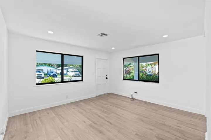 9-web-or-mls-A7409406