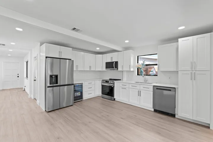 15-web-or-mls-A7409436