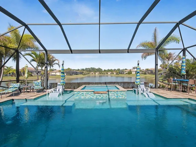 Pool/Spa/Lake Shot