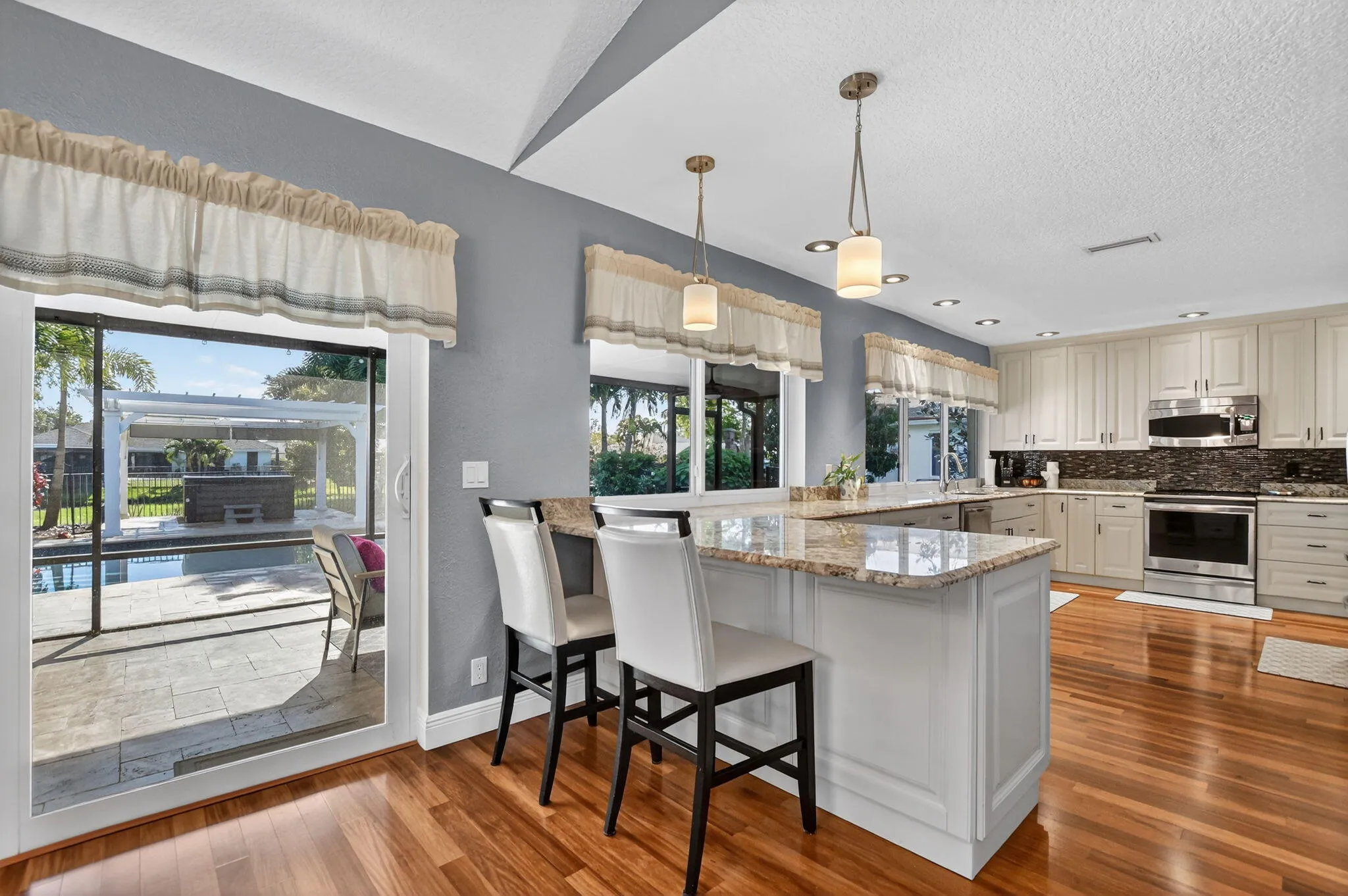 Wide Breakfast Bar