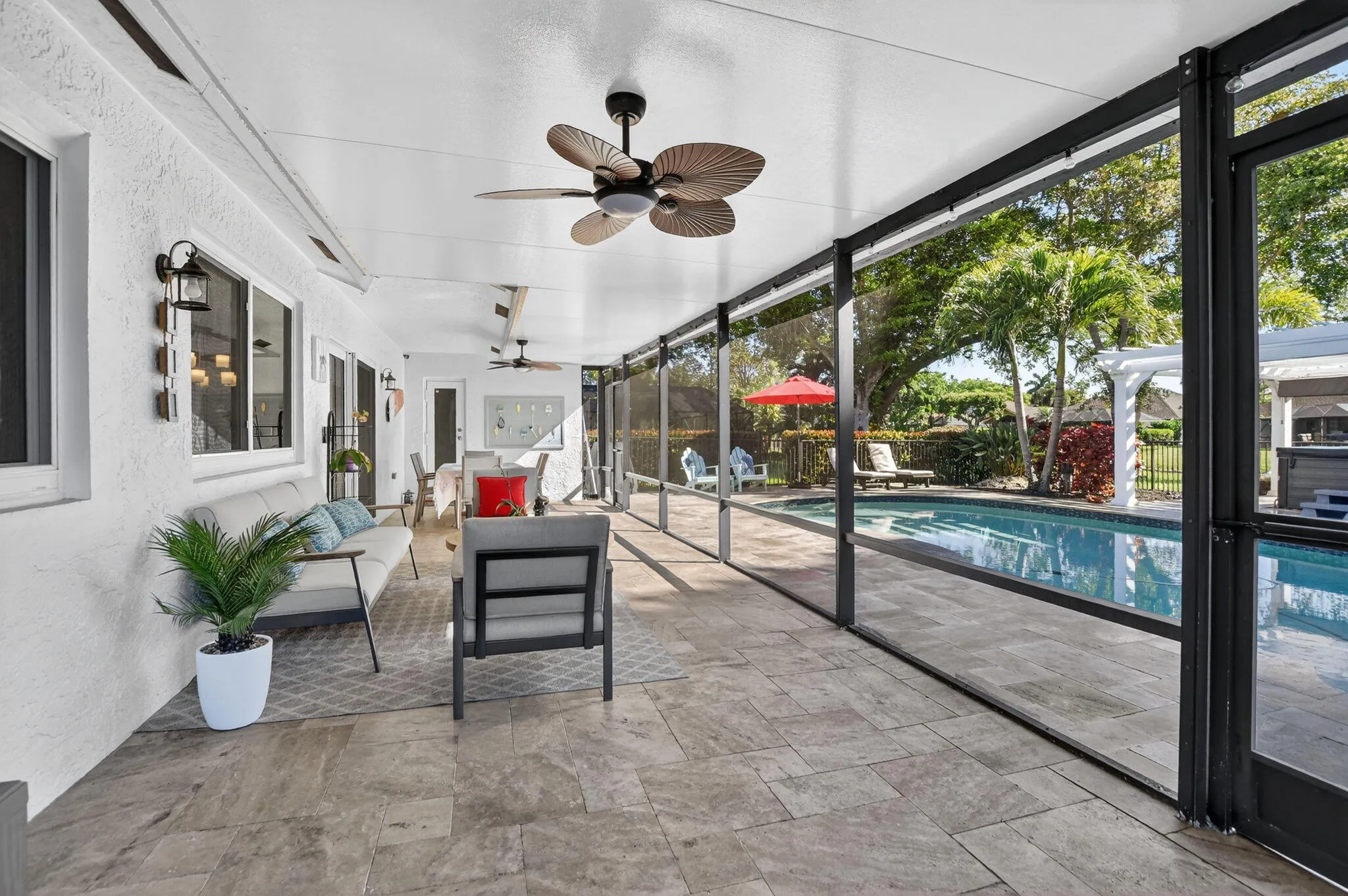 Extra large screened patio