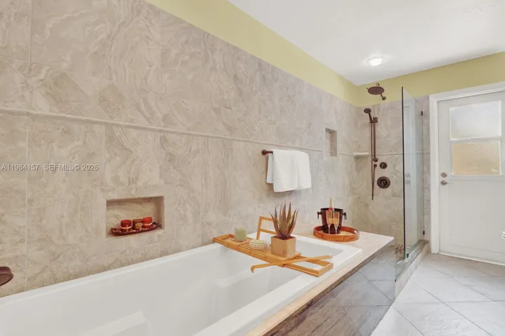 Owners Suite SPA tub and Shower