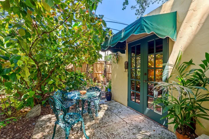 DINING_PATIO_DT