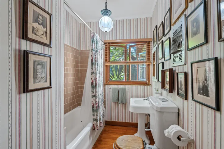 BATHROOM_1_DT