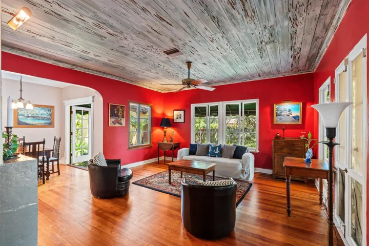 LIVING_ROOM_DT