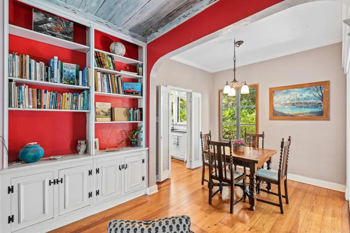 BREAKFAST_NOOK_DT