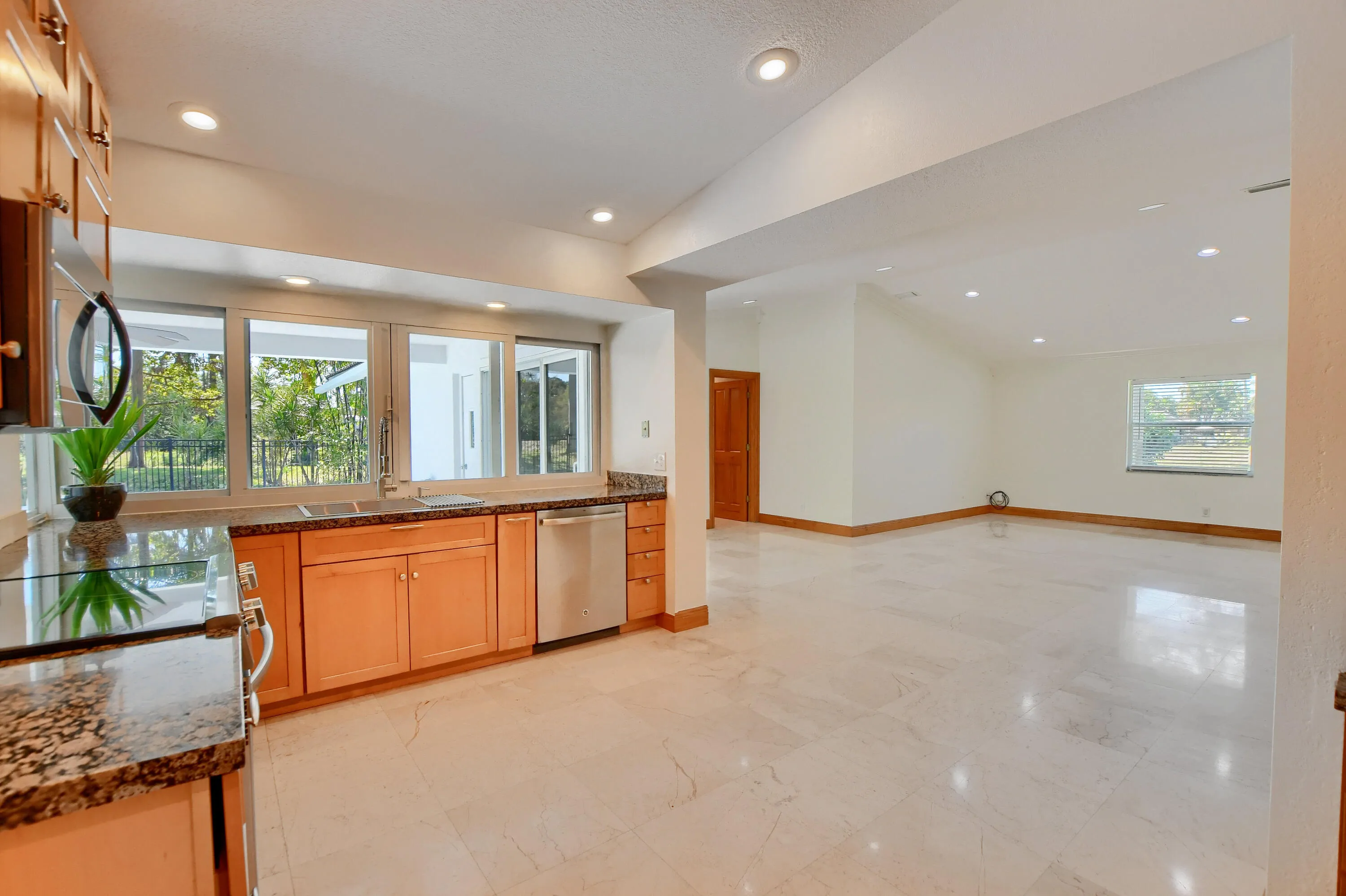Open Kitchen