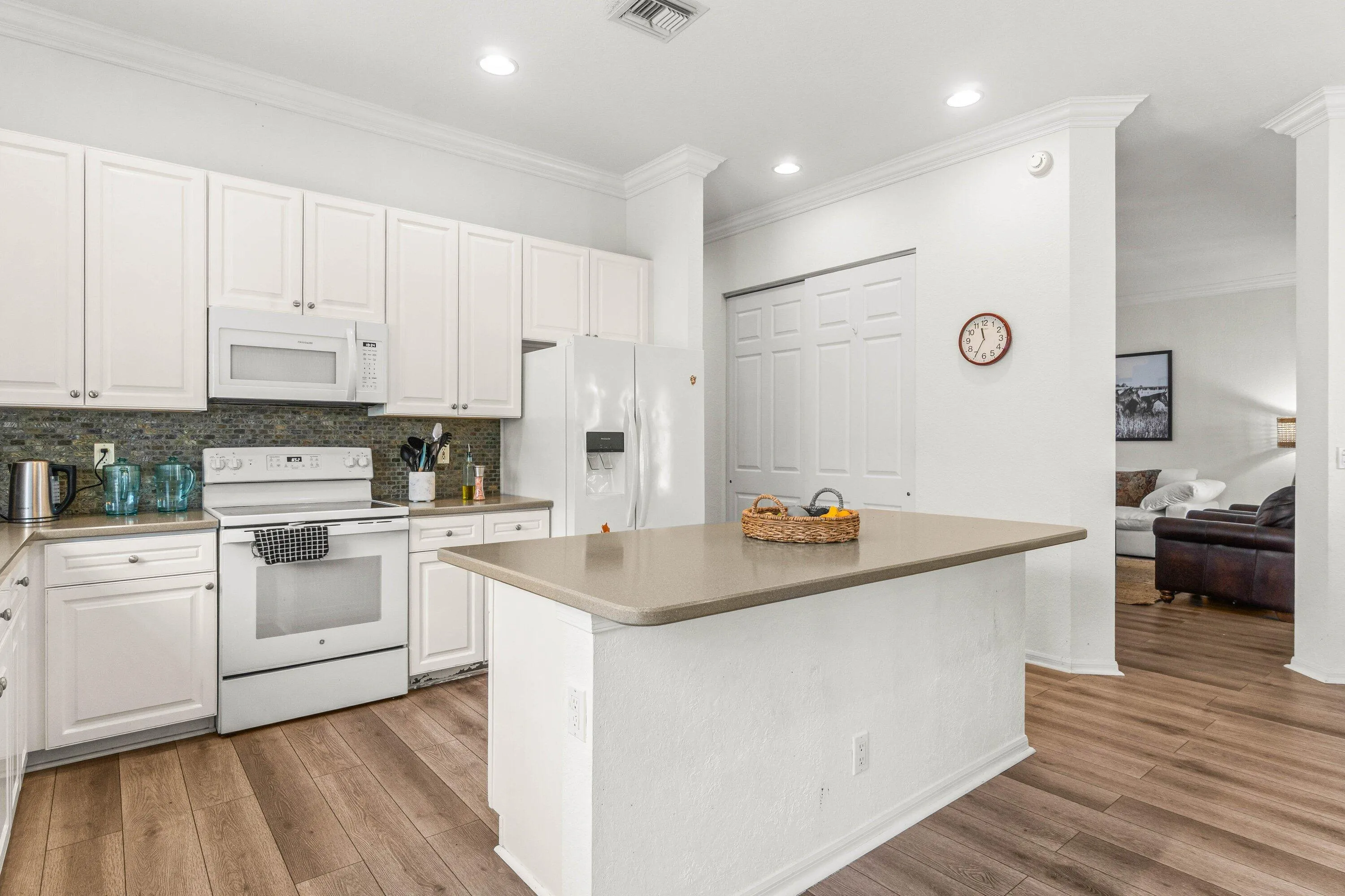 006-4621WindwardCoveLane-Wellington-FL-3