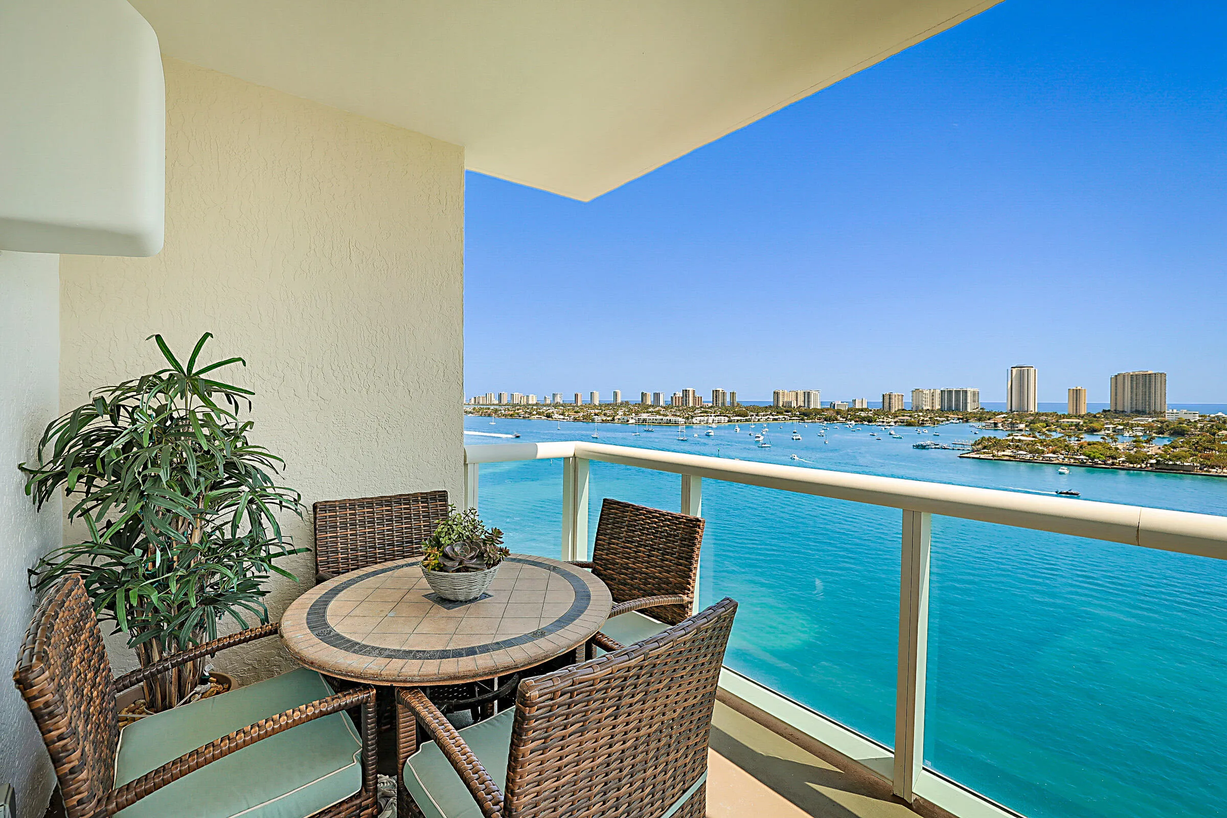 EXTRA LARGE BALCONY