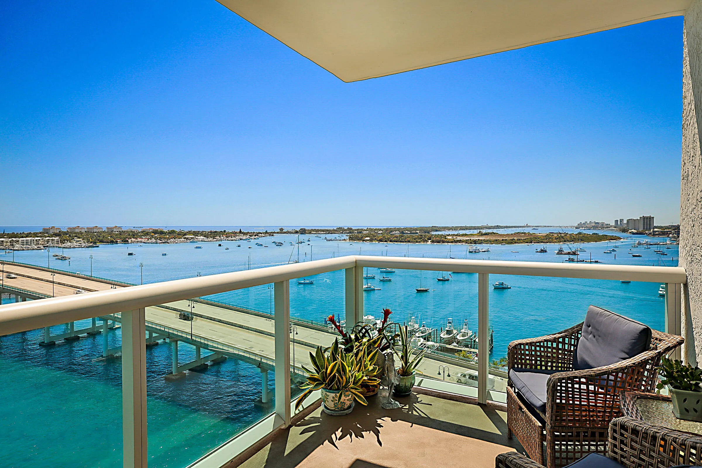 GLASS BALCONY