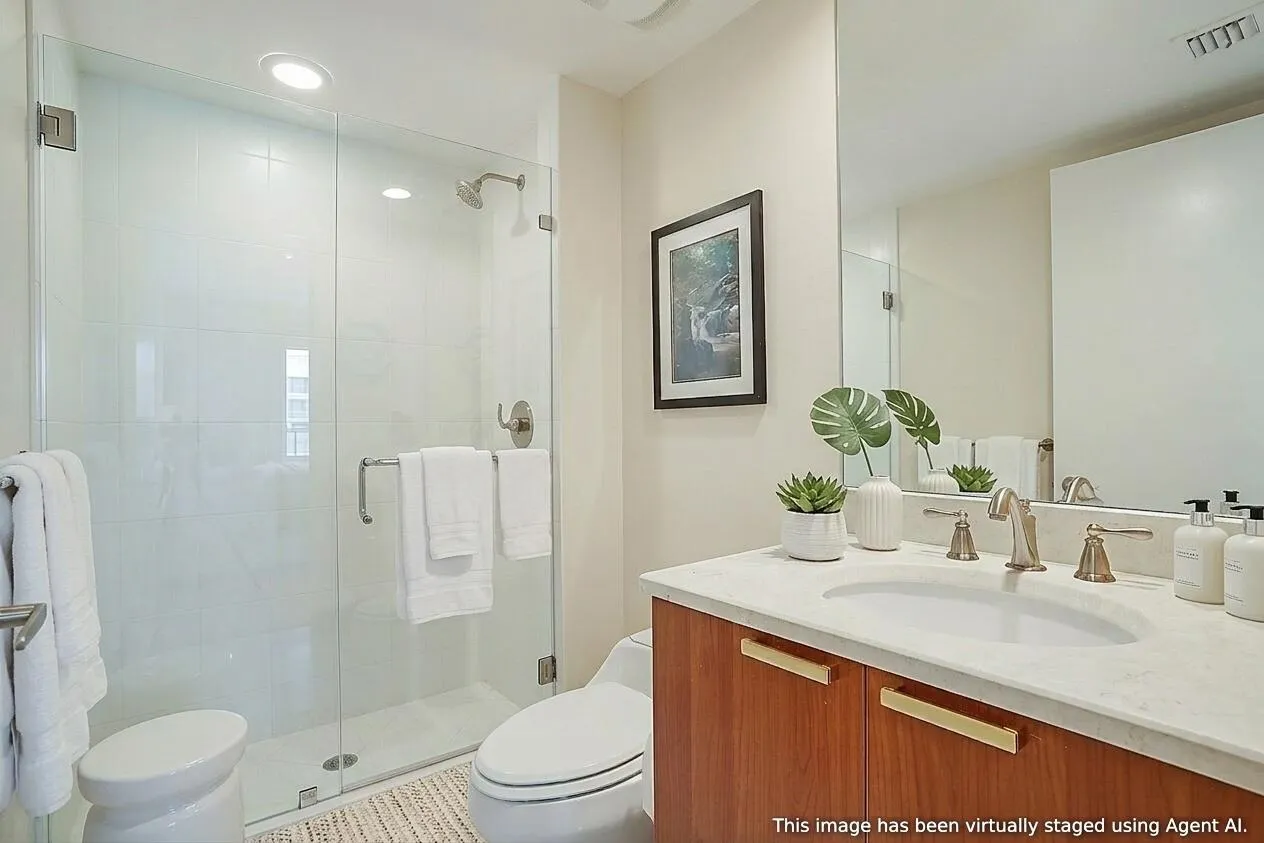 GUEST BATH VIRTUALLY STAGED