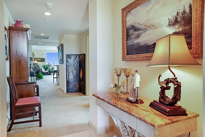 FOYER