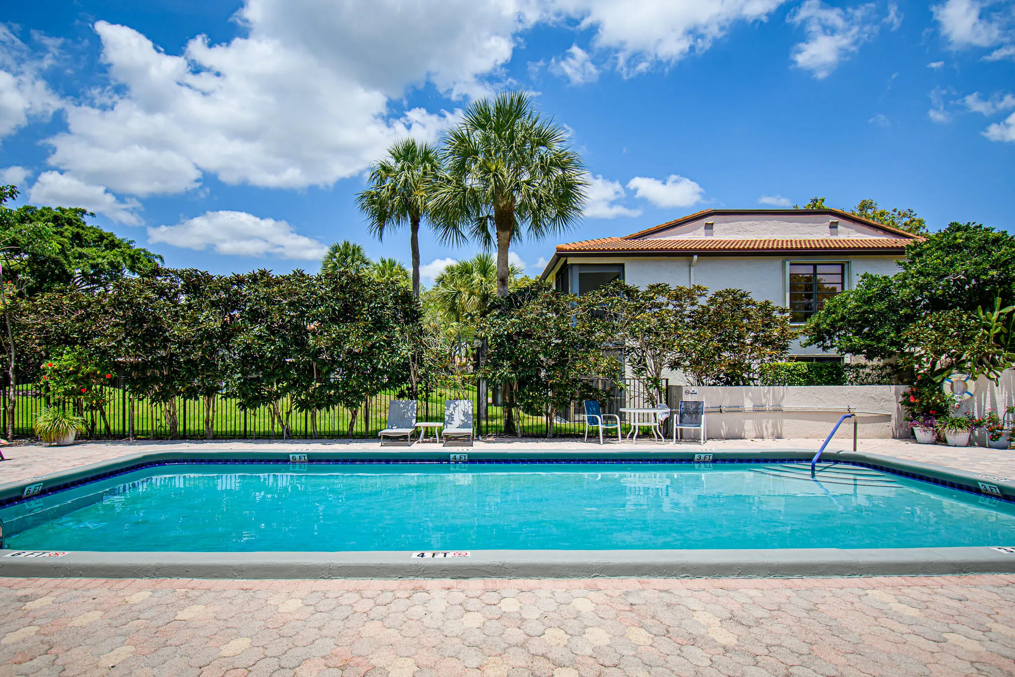 DSC_5782 pool