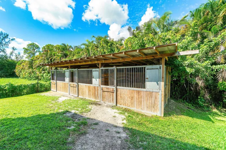 Shed Stalls