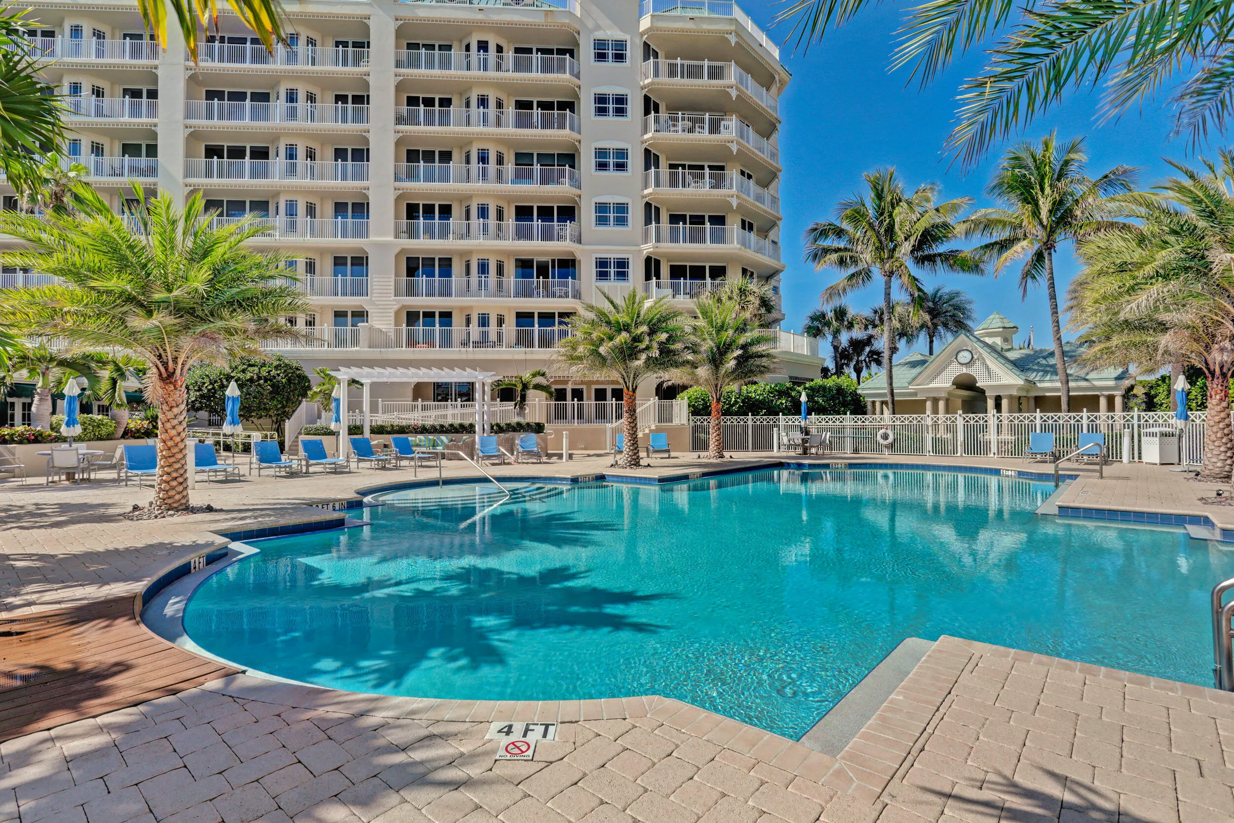 RESORT STYLE POOL