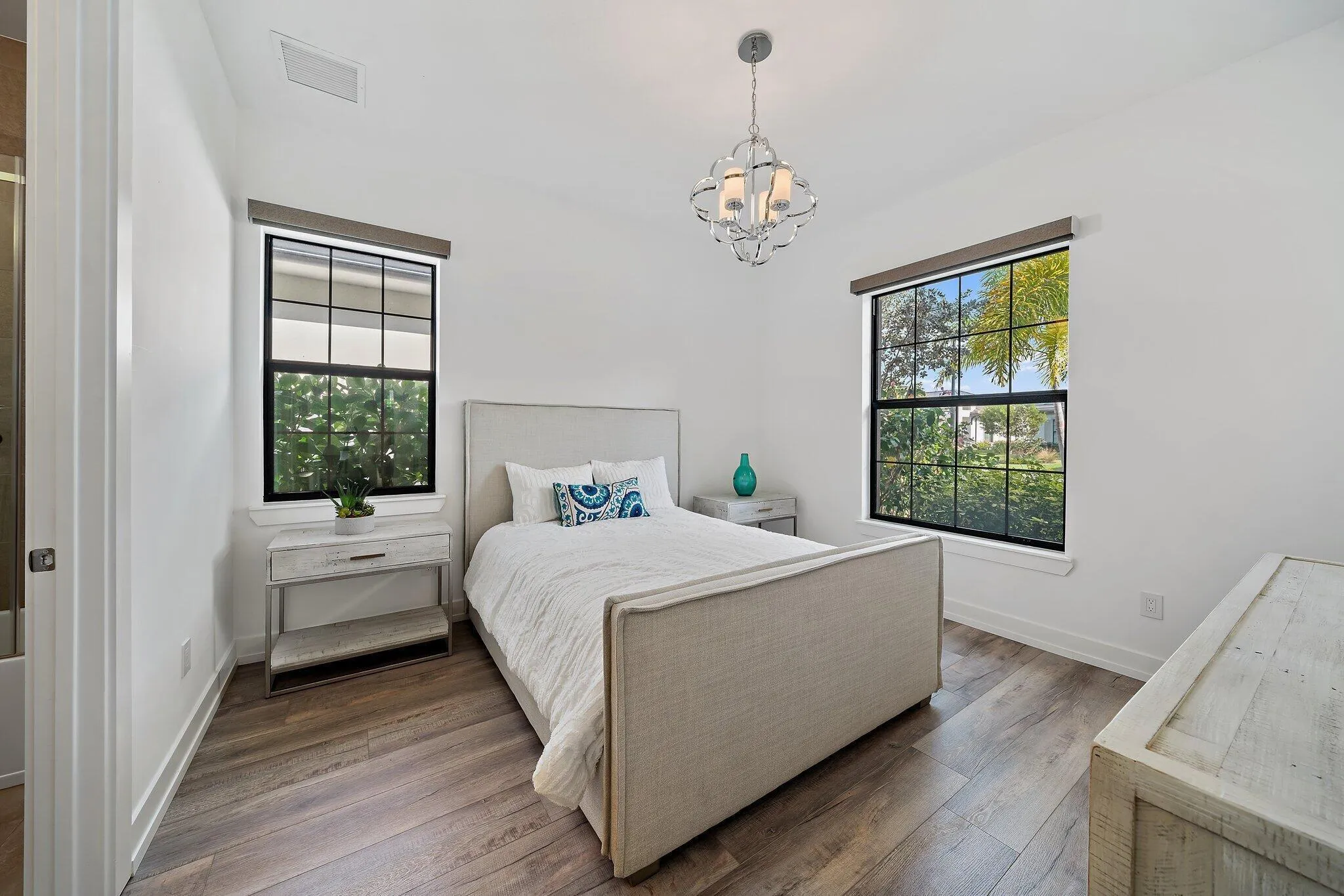Guest Bed 1 - 2938GinBerryWay