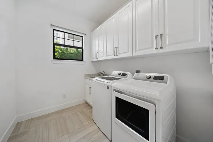Washer Dryer - 2938GinBerryWay