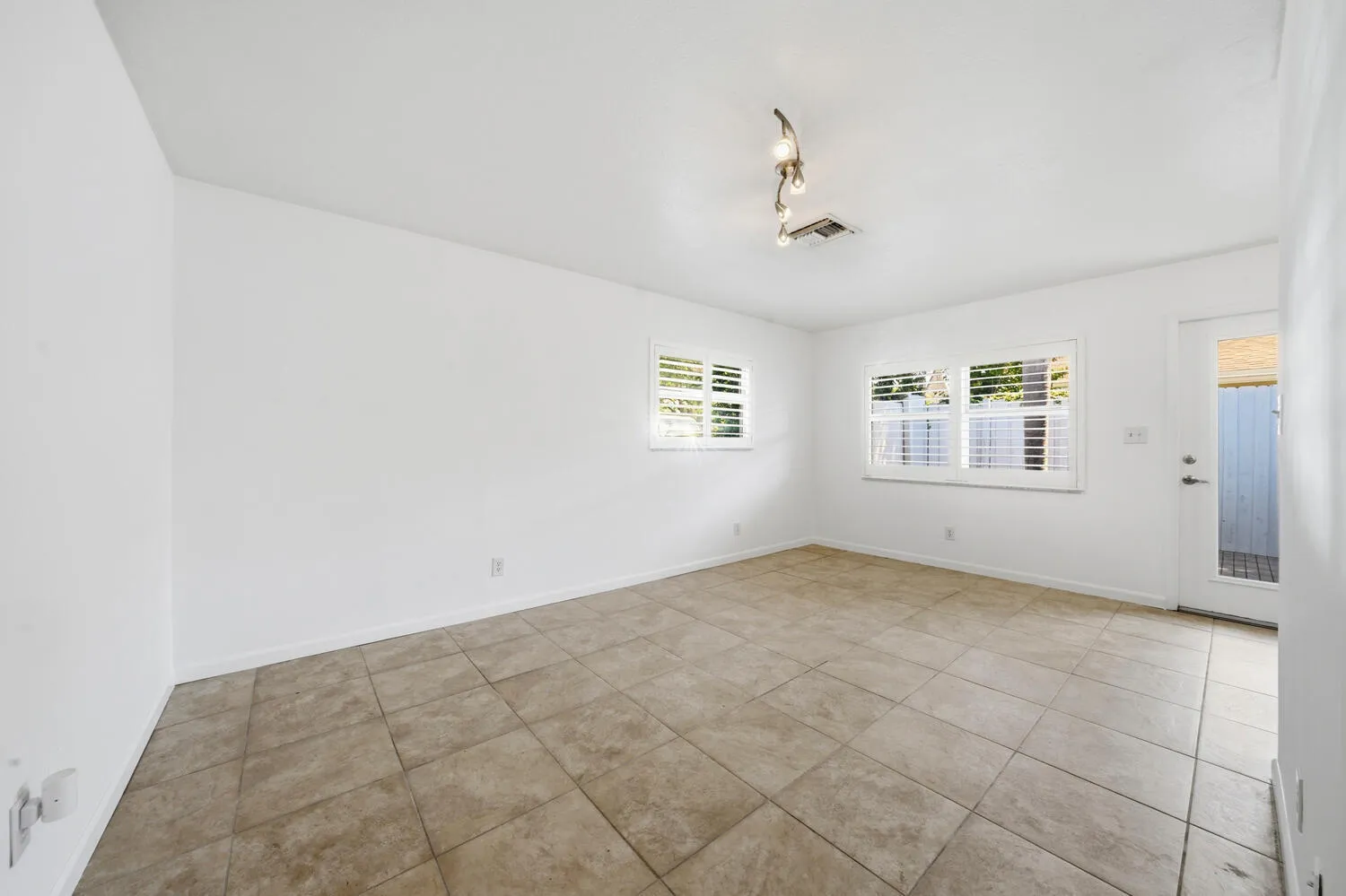 1200 NE 17th Ct #1 Fort Lauderdale, Fl
