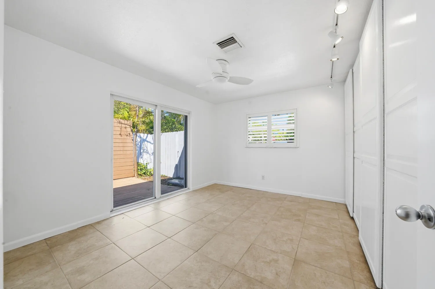 1200 NE 17th Ct #1 Fort Lauderdale, Fl