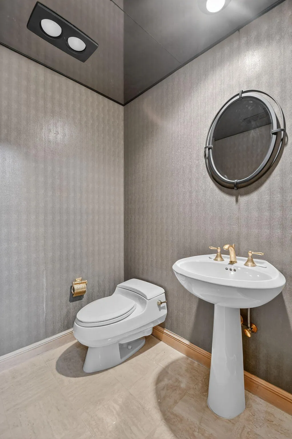 powder room