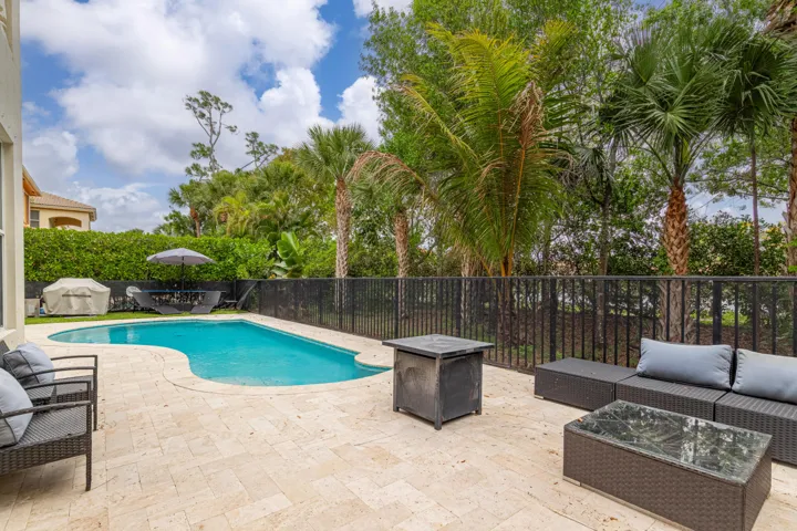 Backyard-Pool (1)