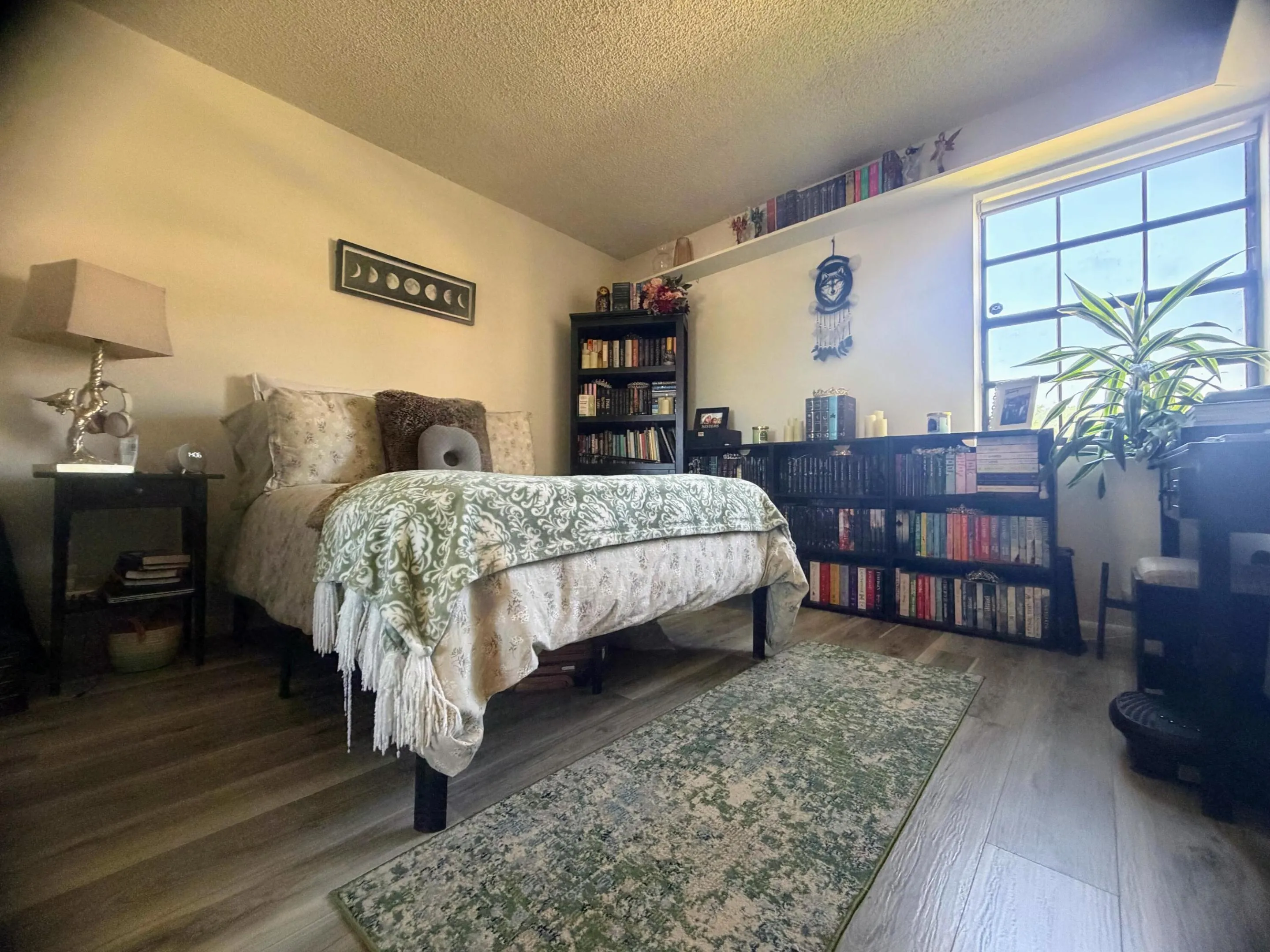 BEDROOM 2
