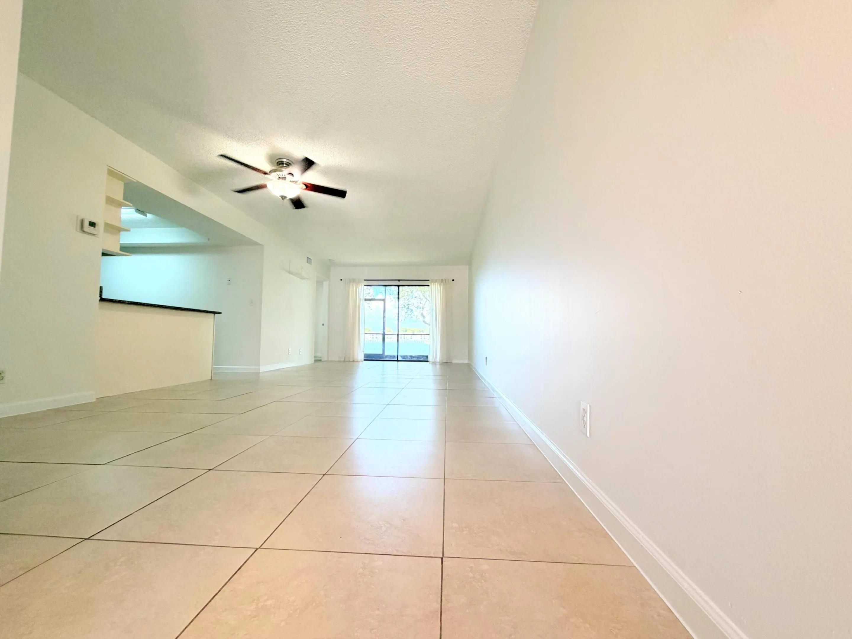 LIVING / DINING