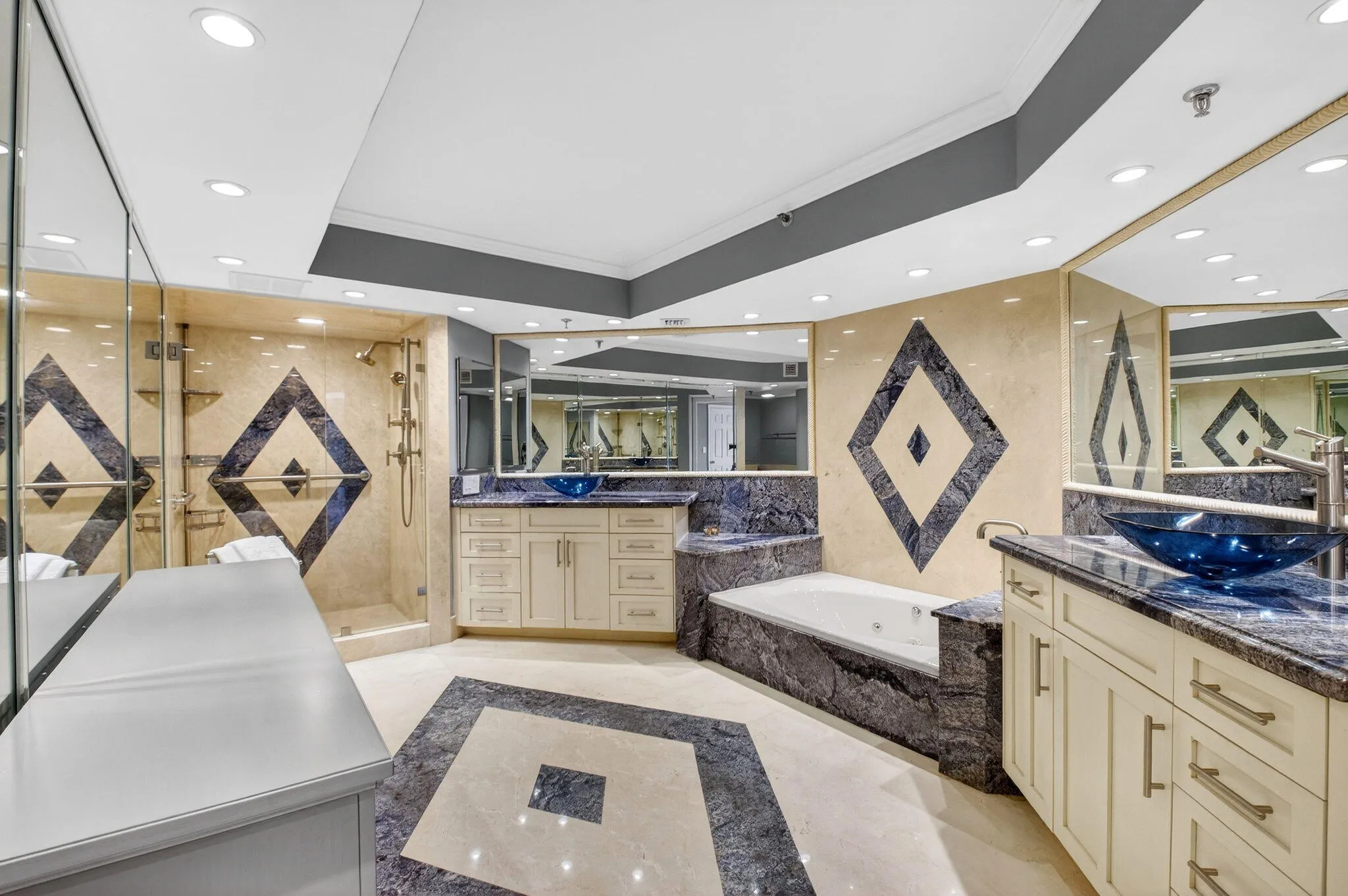 11 Large Primary Bathroom