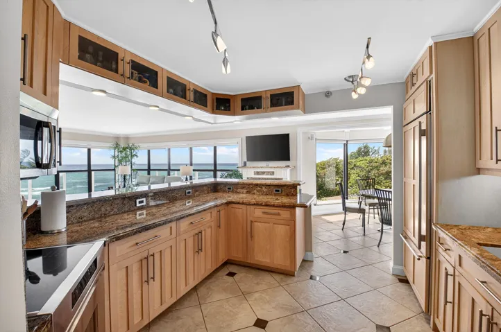 07 Open Kitchen with Direct Ocean View