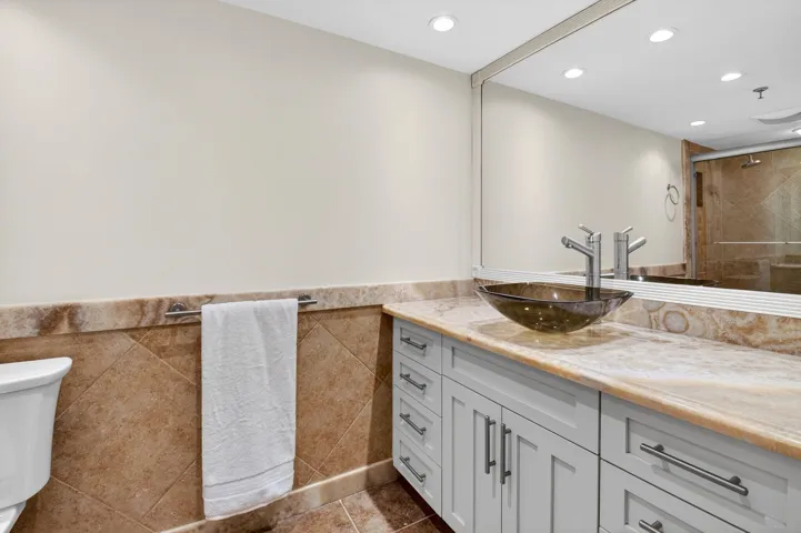 13 Second Bathroom