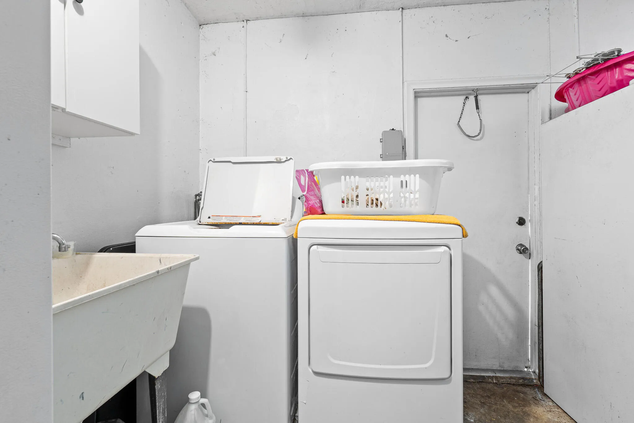 laundry is in the garage
