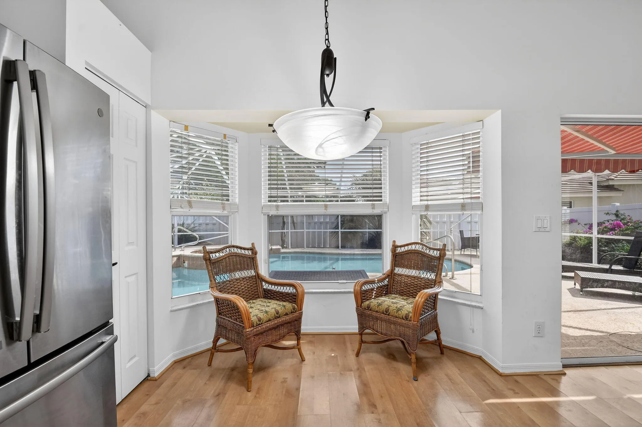 25-web-or-mls-7760 Manor Forest Ln (25)