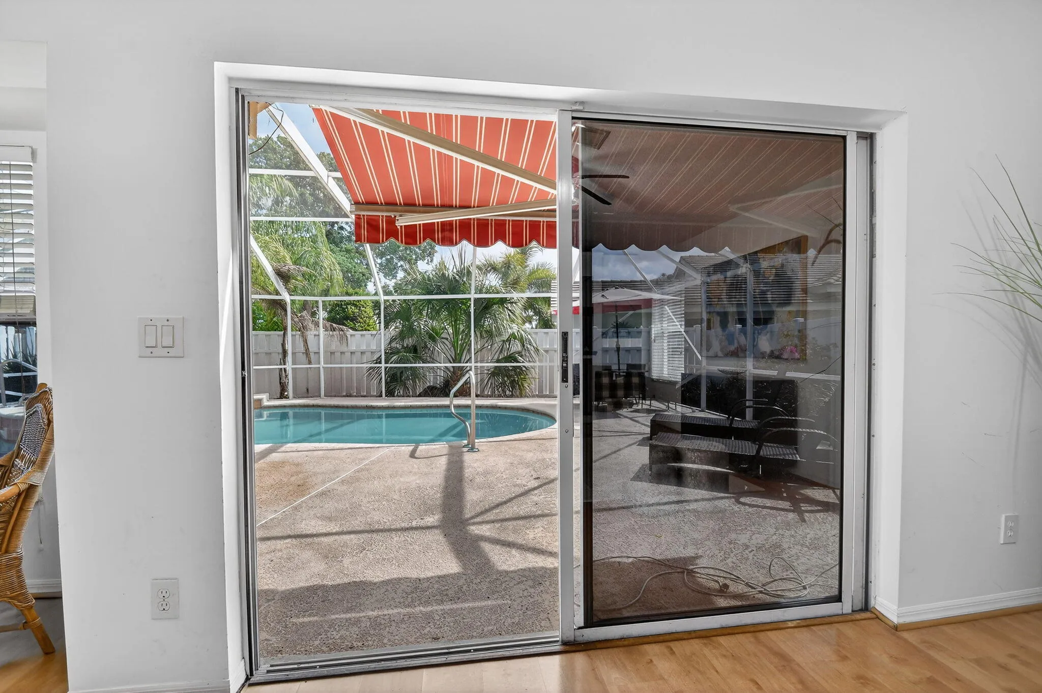 45-web-or-mls-7760 Manor Forest Ln (45)