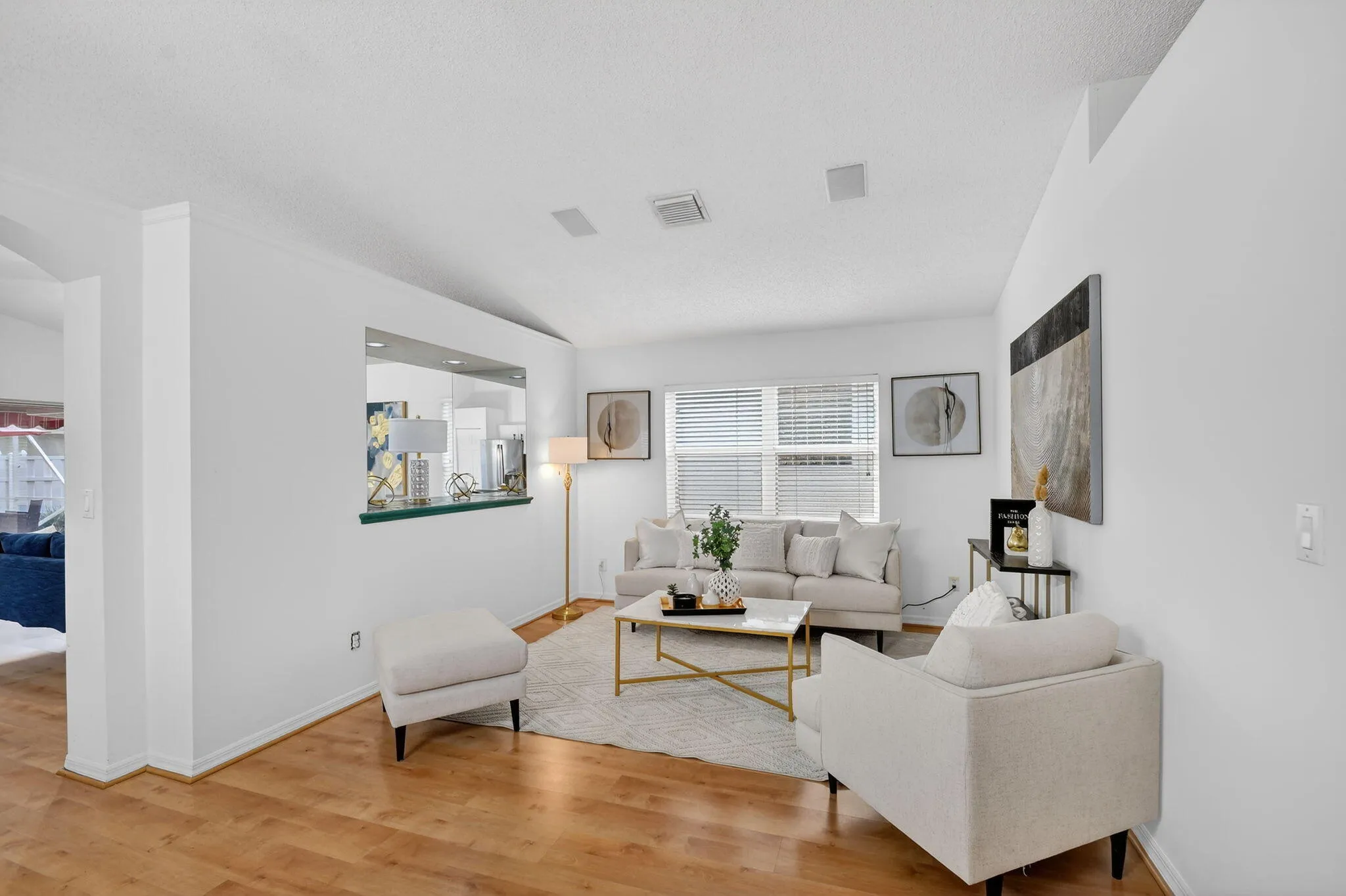 11-web-or-mls-7760 Manor Forest Ln (11)