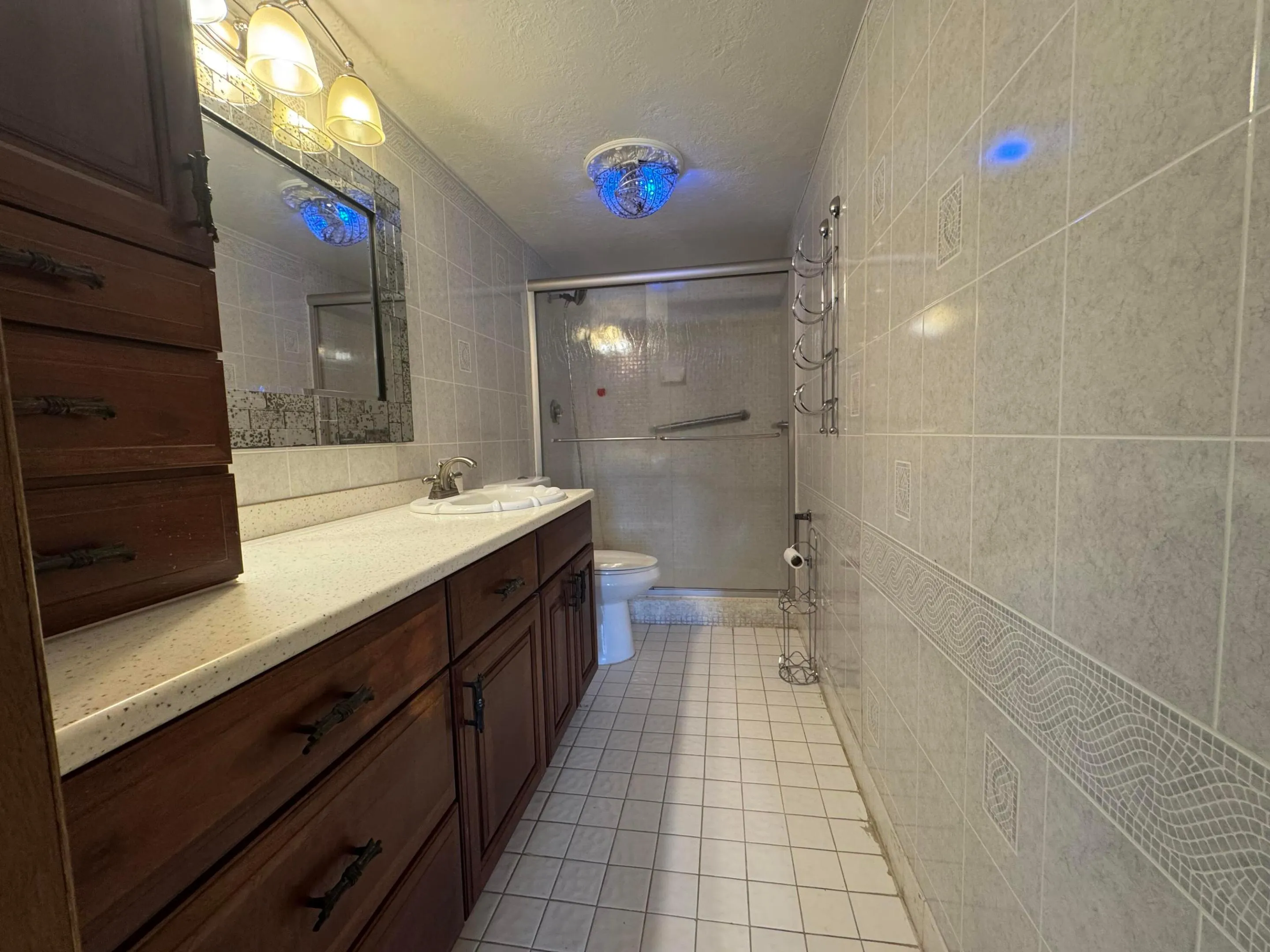Mstr Br Bath