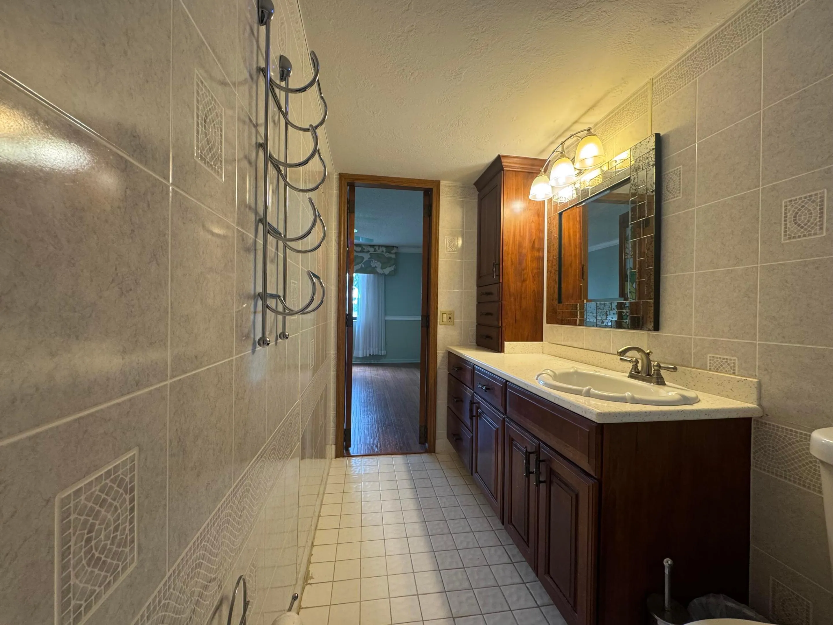 Mstr BR Bath 2