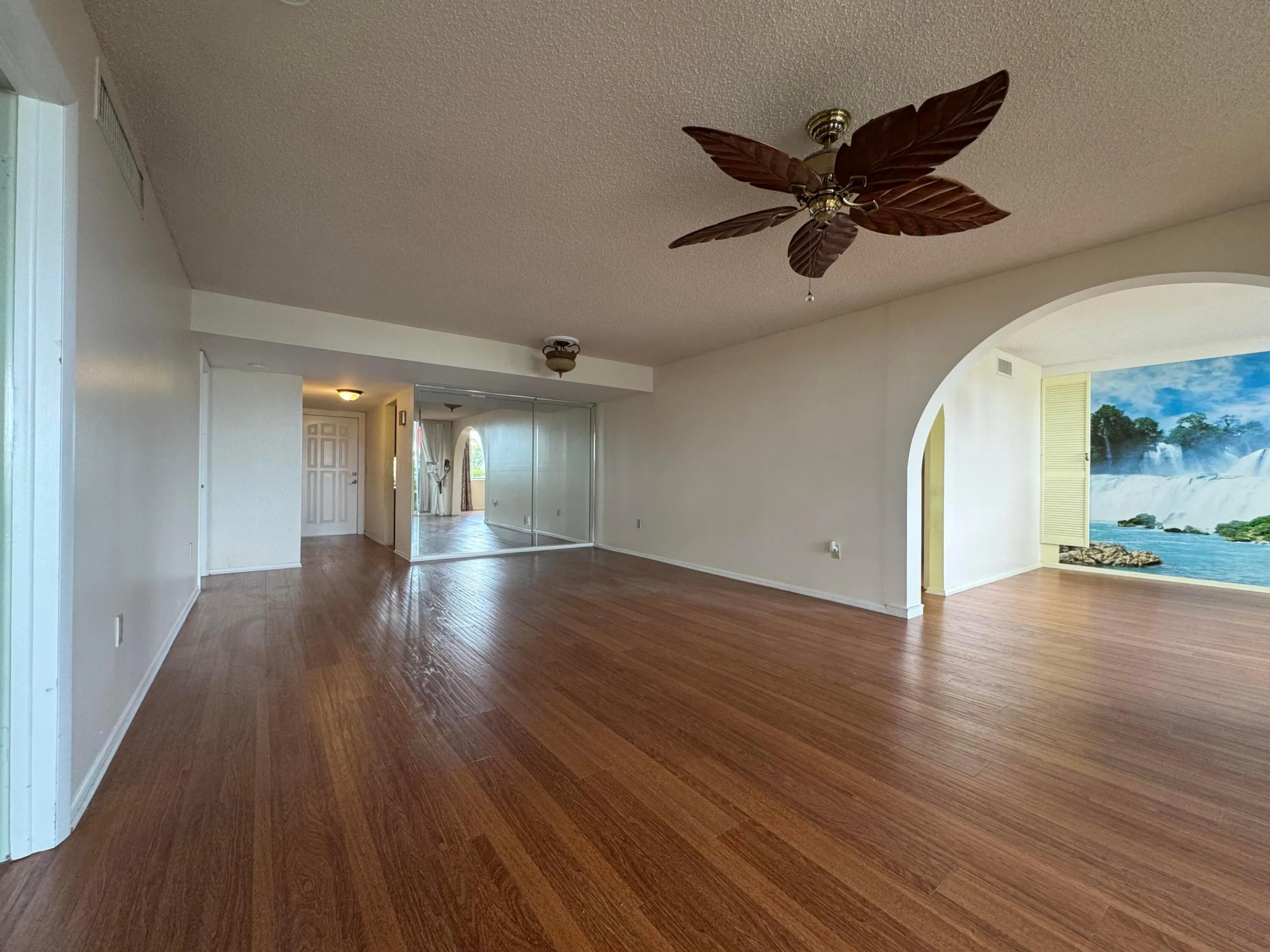 Dining / Living Room Area
