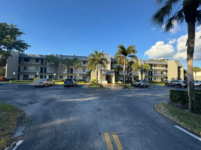 Exterior Bldg View