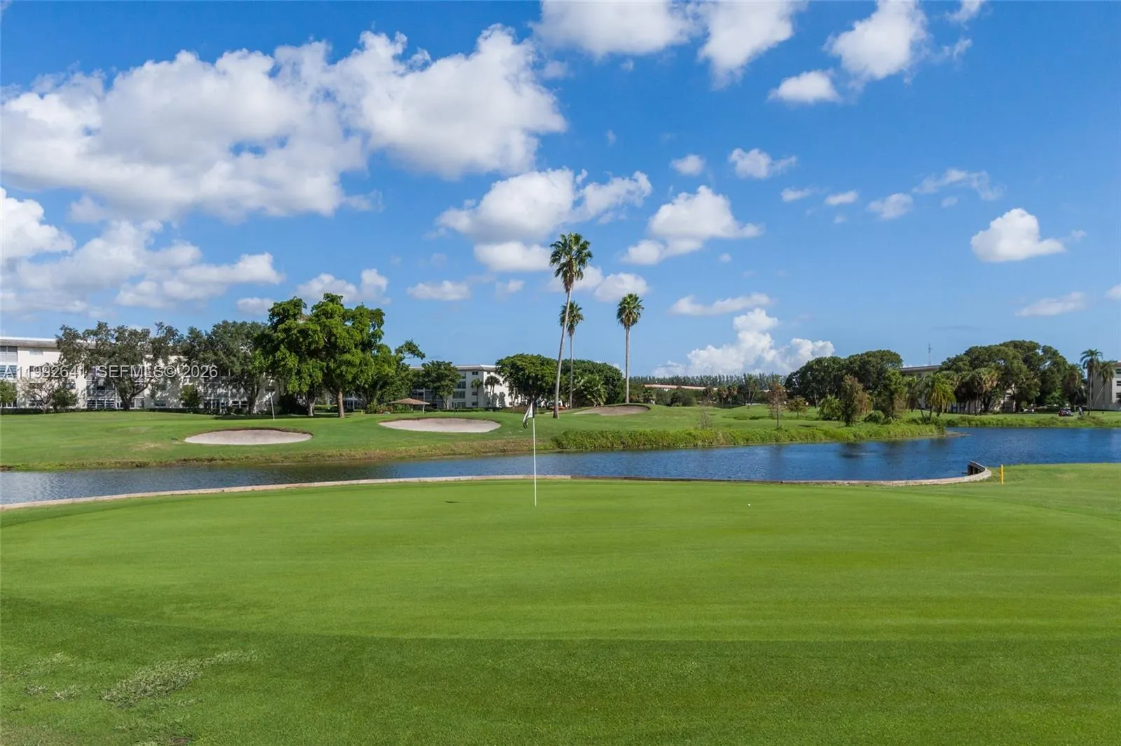 PUTTING GREEN