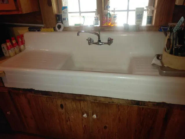 Farmhouse sink