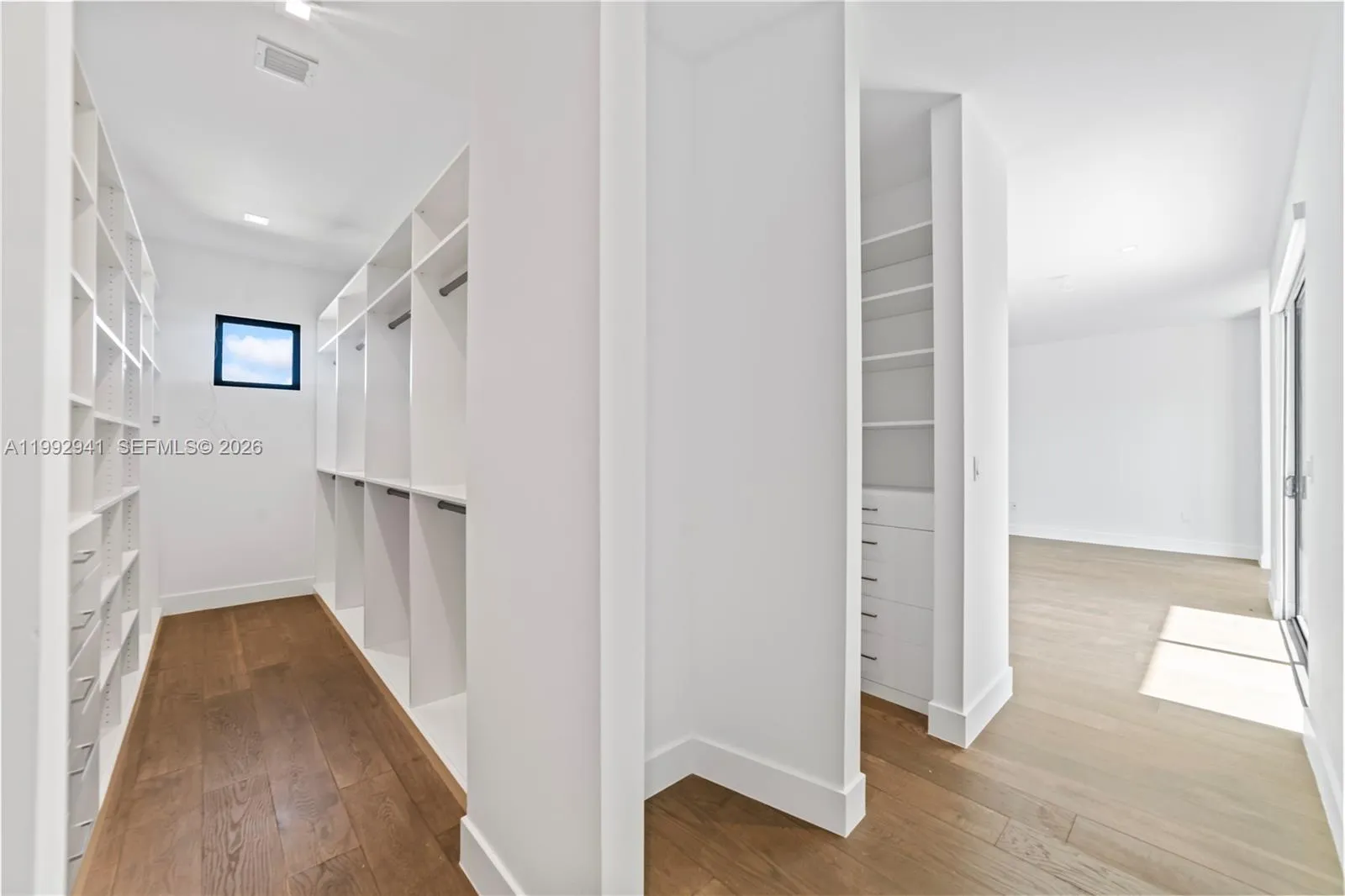 Hers - Walking Closet