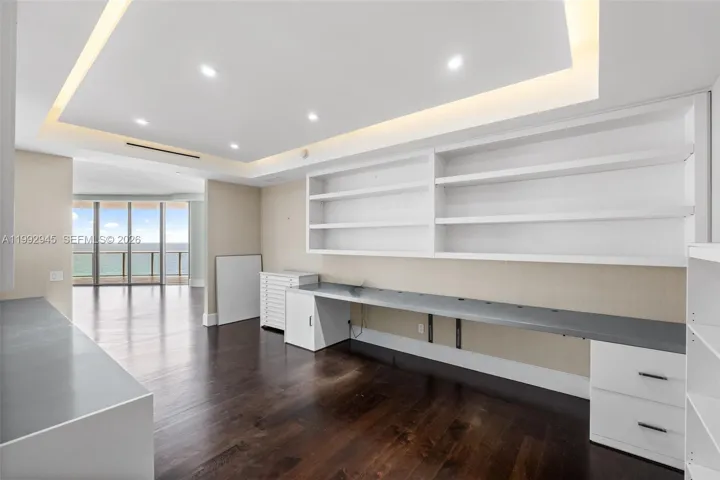 Office option for the 2nd bedroom