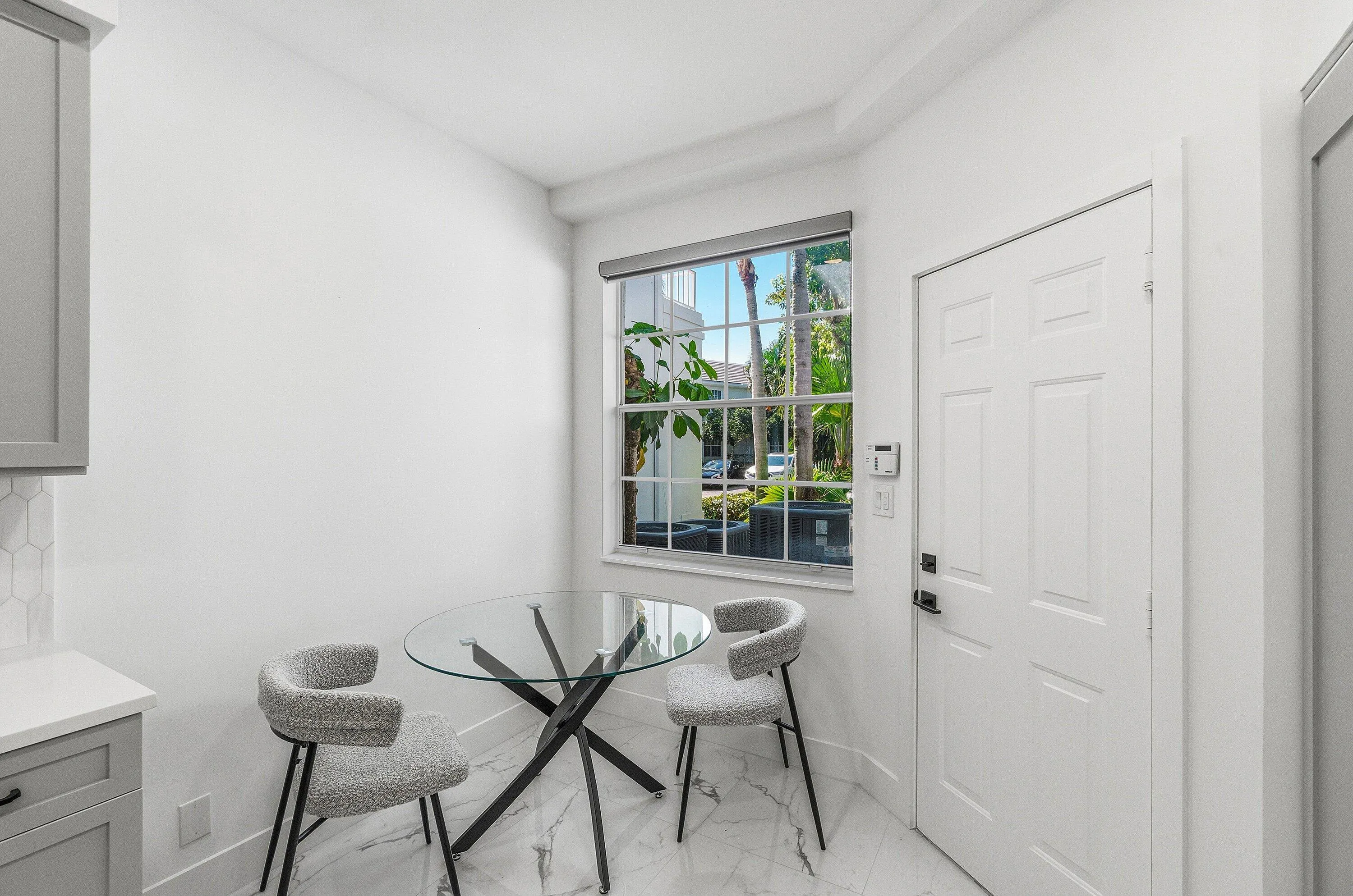 Eat-in Kitchen