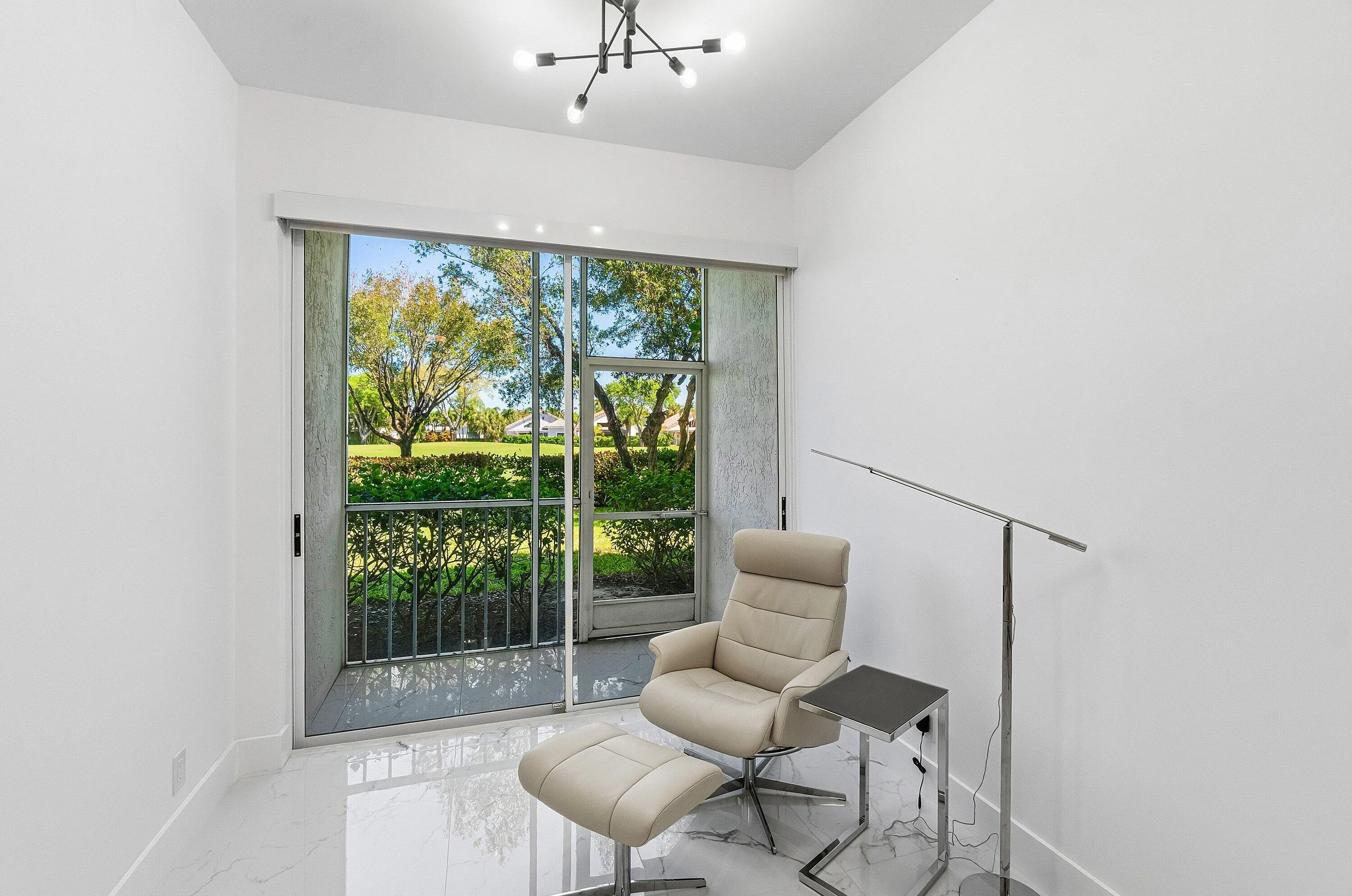 Primary Bedroom - Sitting Area